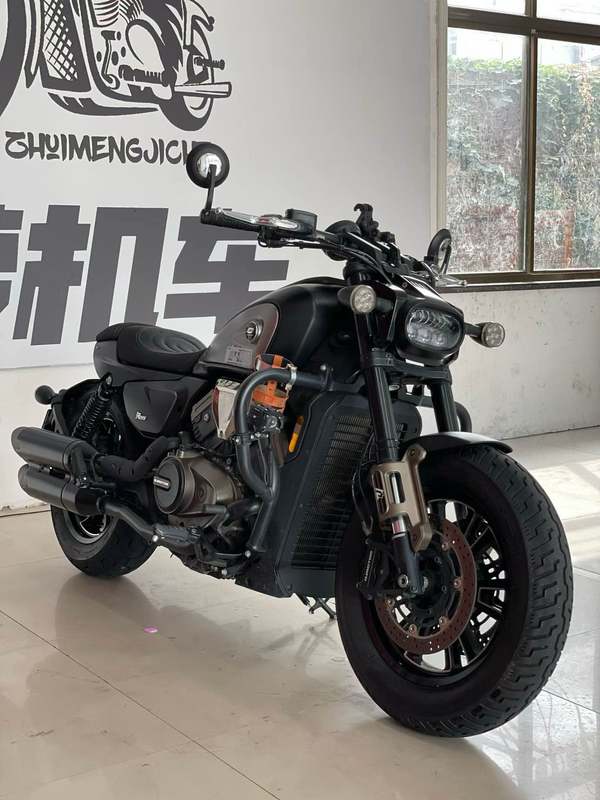 QJMOTOR 闪600