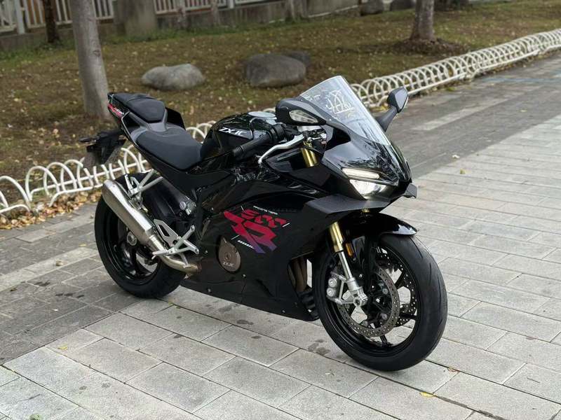 张雪机车 500RR