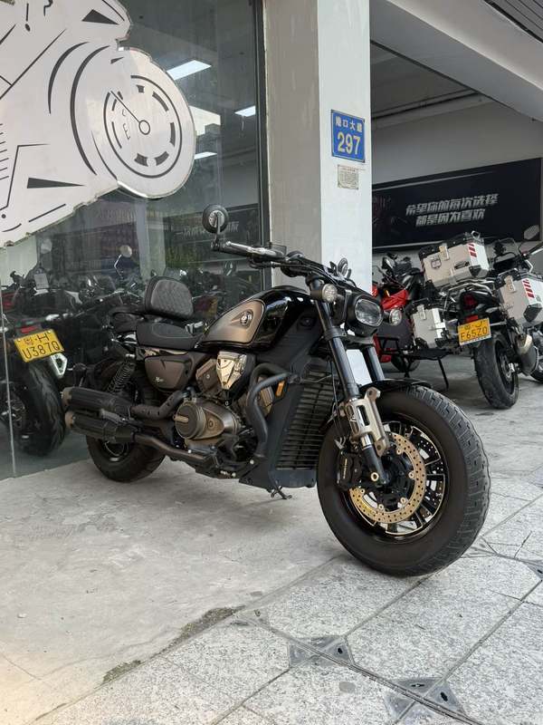 QJMOTOR 闪600
