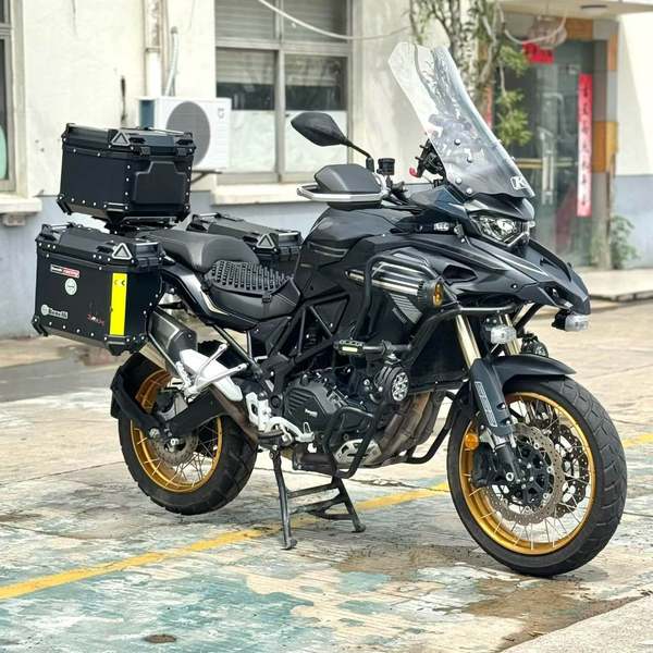 贝纳利 TRK552