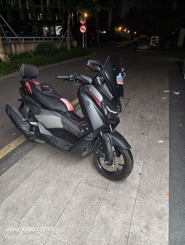雅马哈 NMAX