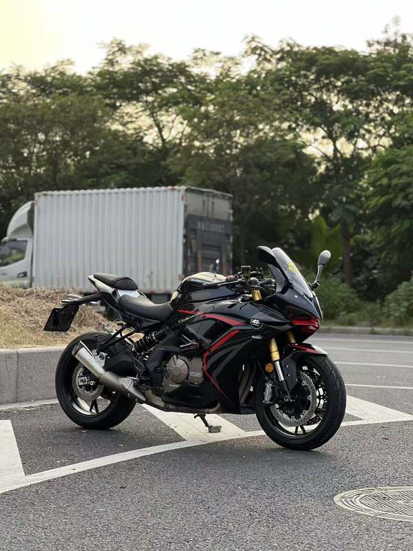 QJMOTOR 赛600
