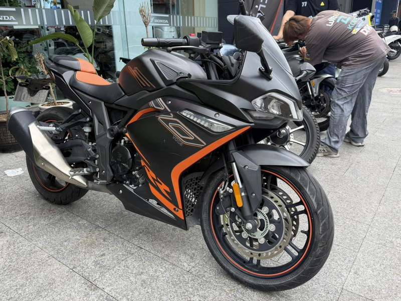 无极 300RR