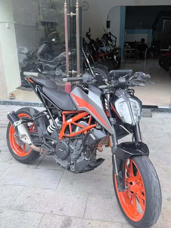 KTMR2R 390 Duke