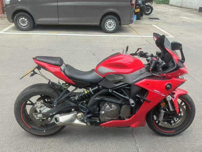 QJMOTOR 赛600