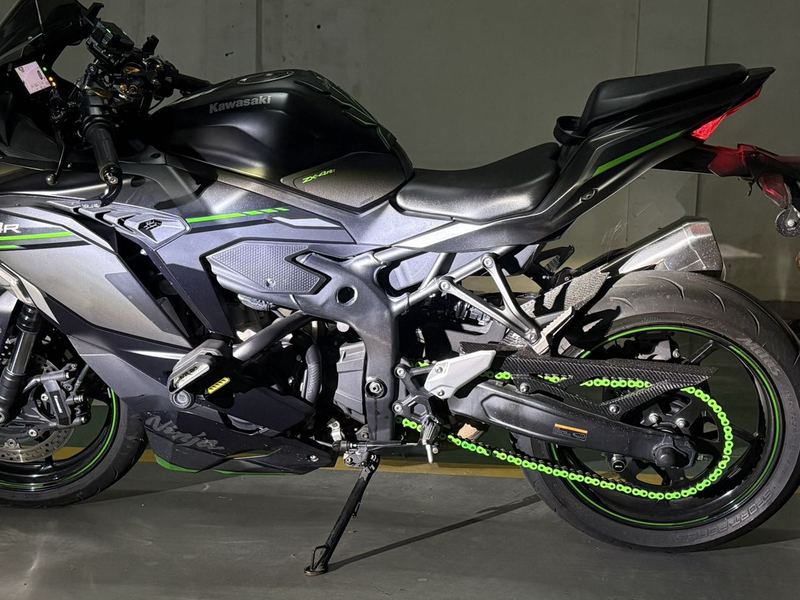 川崎 ZX-4R