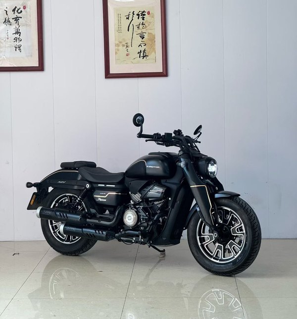 QJMOTOR 闪400