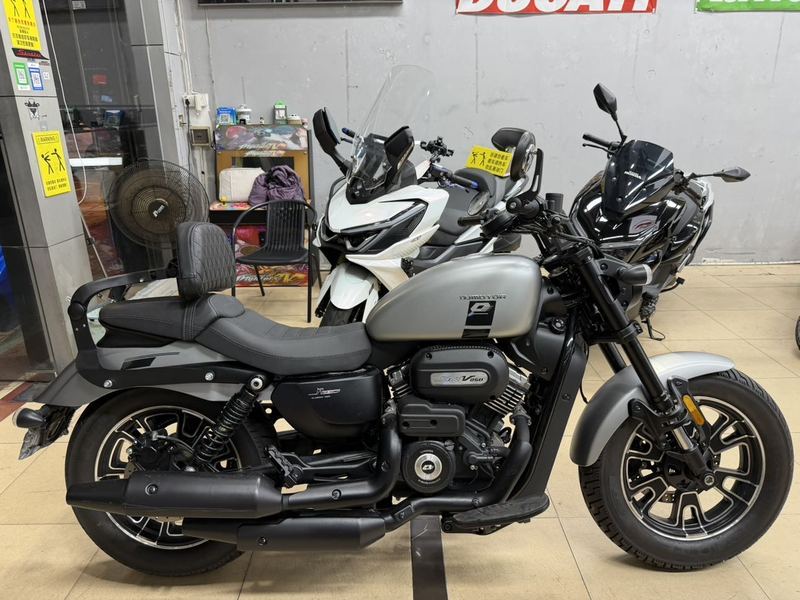QJMOTOR 闪250