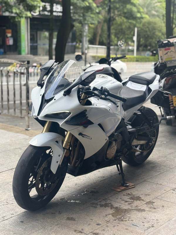 QJMOTOR 赛600