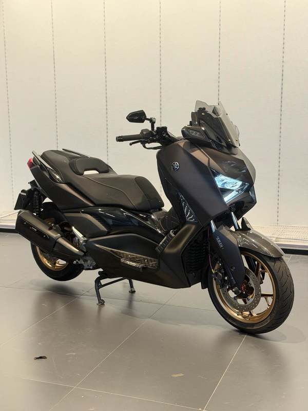 雅马哈 XMAX