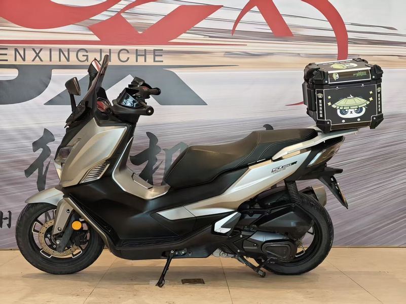 无极 SR150GT