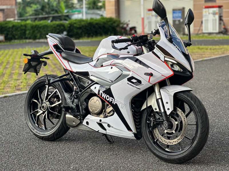QJMOTOR 赛250