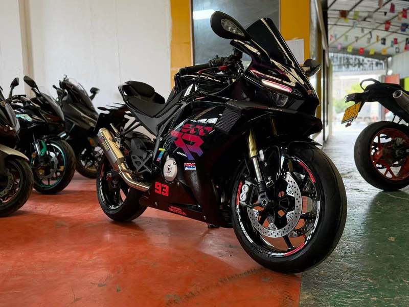张雪机车 500RR