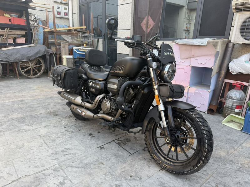 QJMOTOR 闪300S
