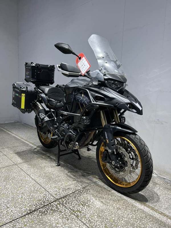 贝纳利 TRK552