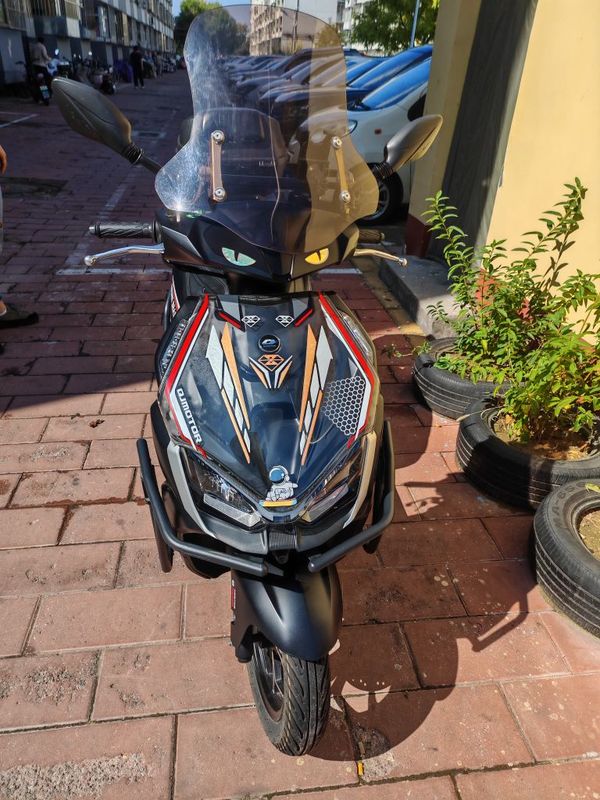 QJMOTOR 鸿150RS