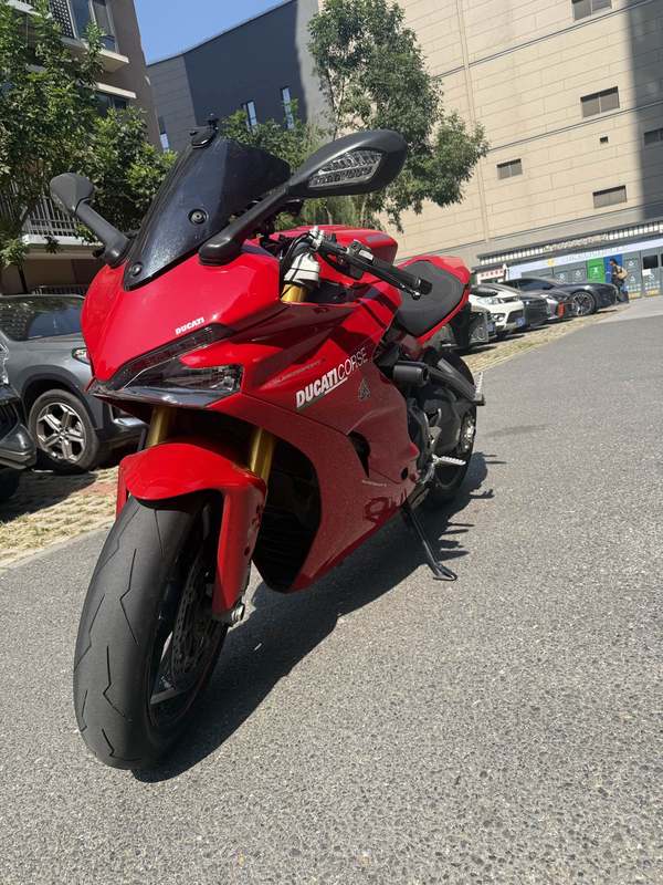 杜卡迪 SuperSport