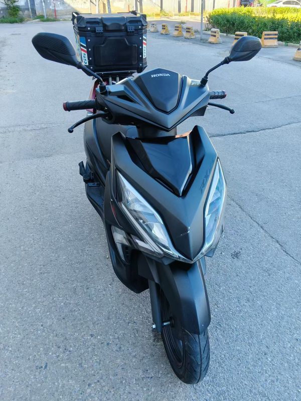 新大洲本田 裂行 RX125Fi