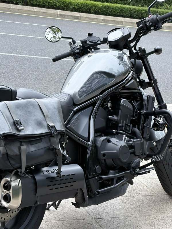 本田DREAMWING CM1100