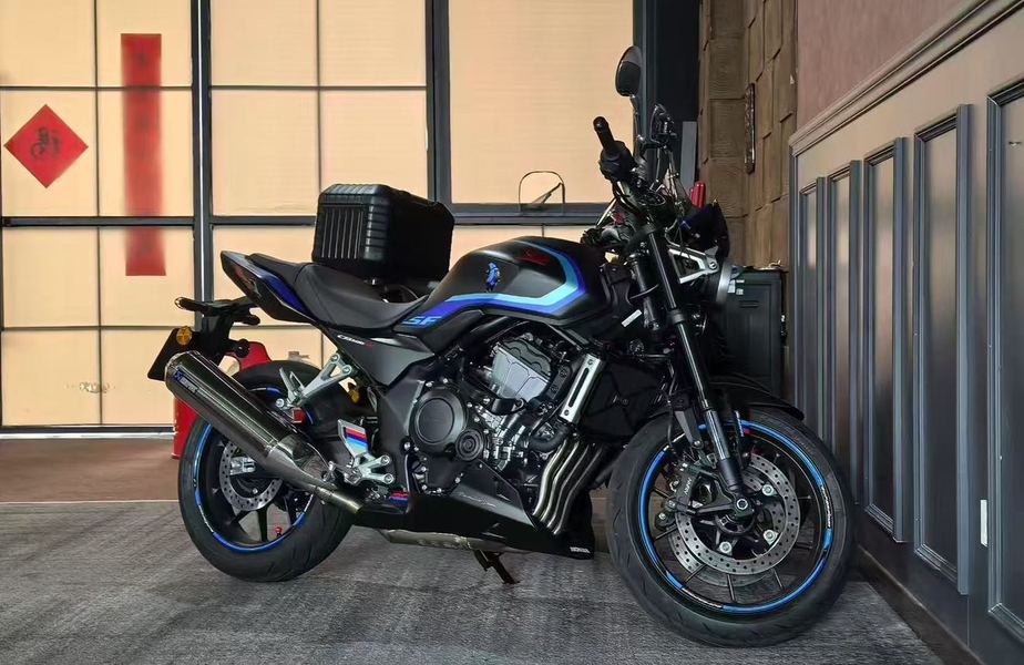 本田 CB500 Super Four