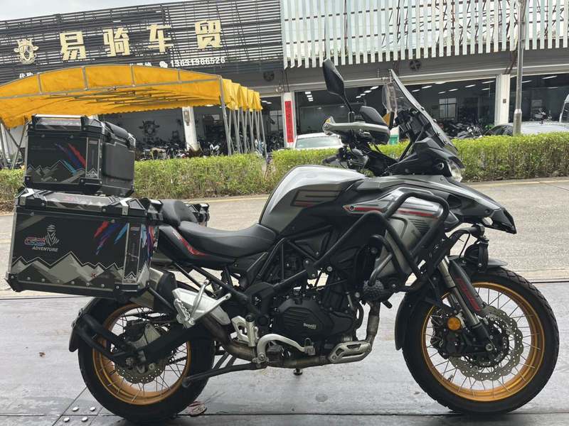 贝纳利 TRK552