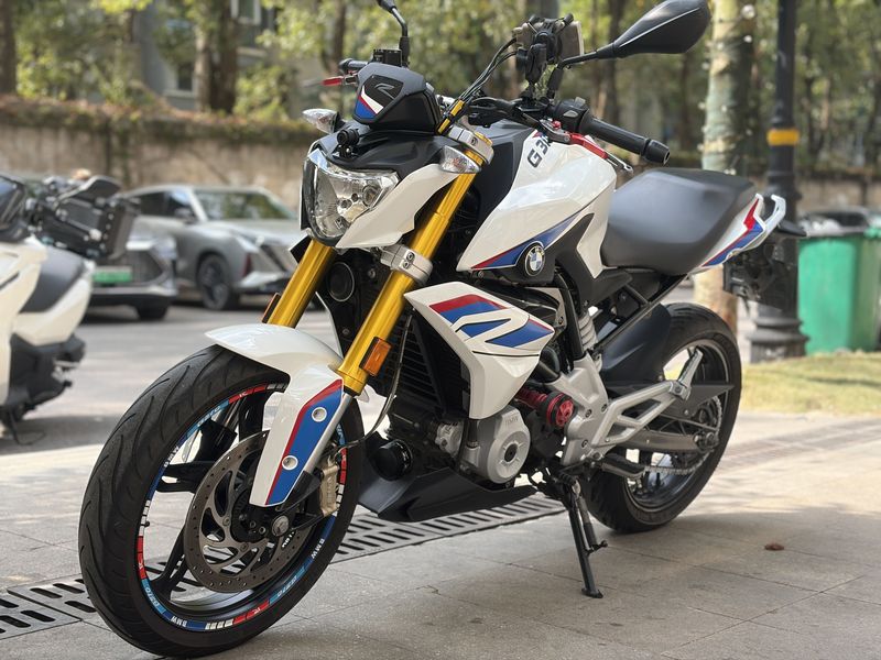 宝马 G 310 R