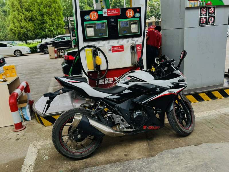 豪爵铃木 GSX250R