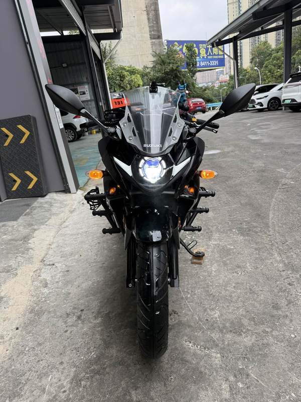 豪爵铃木 GSX250R