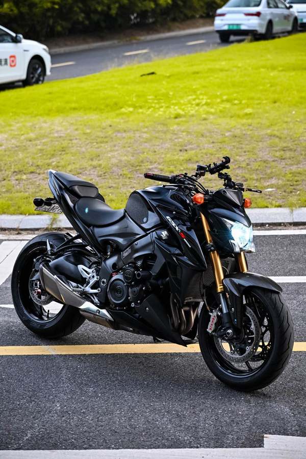 铃木 GSX-S1000