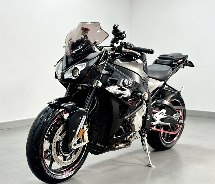 宝马 S 1000 R