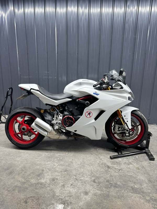 杜卡迪 SuperSport