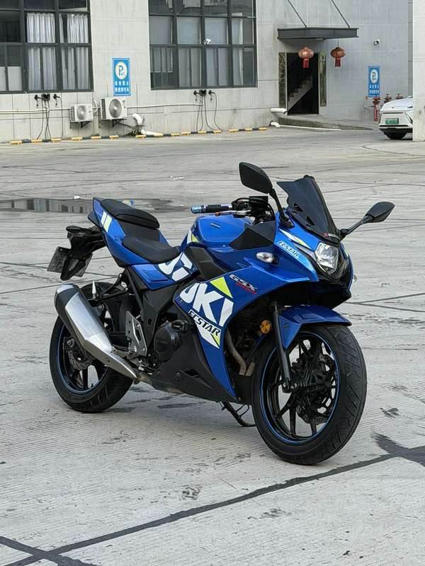 豪爵铃木 GSX250R