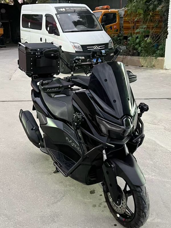 雅马哈 NMAX