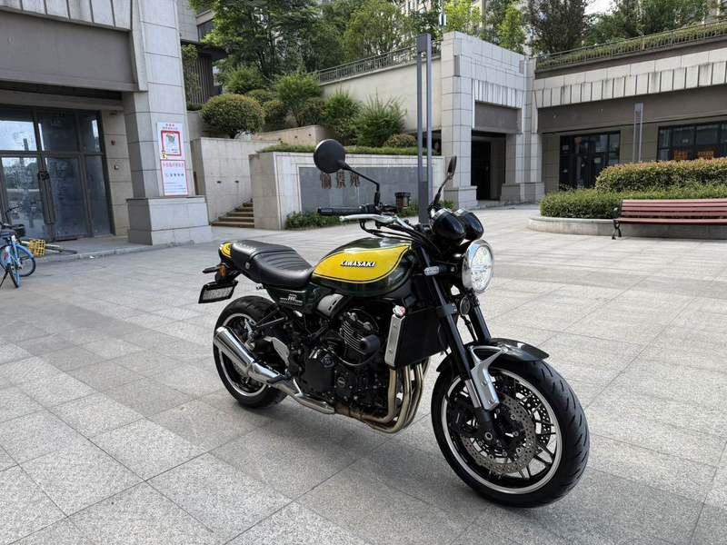 川崎 Z900RS