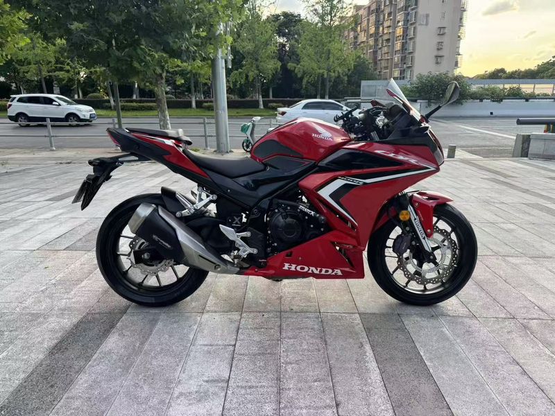 本田WING CBR400R