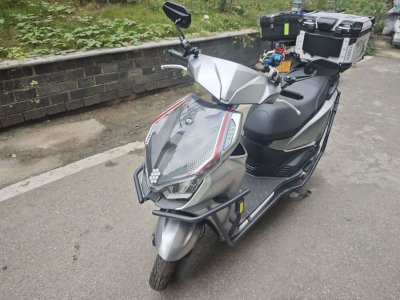 QJMOTOR 鸿150RS