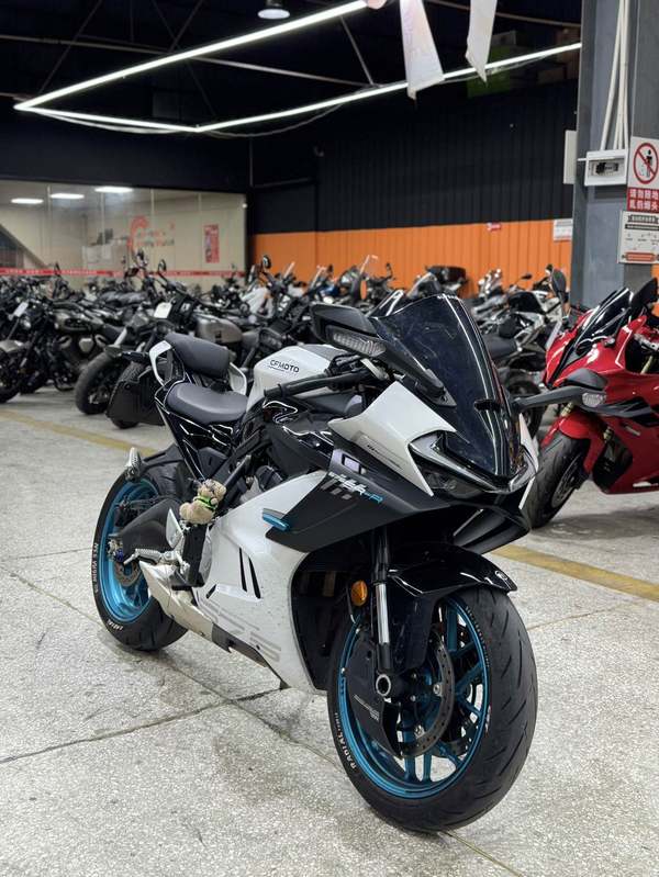 春风 675SR