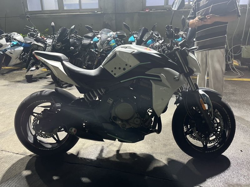春风 650NK