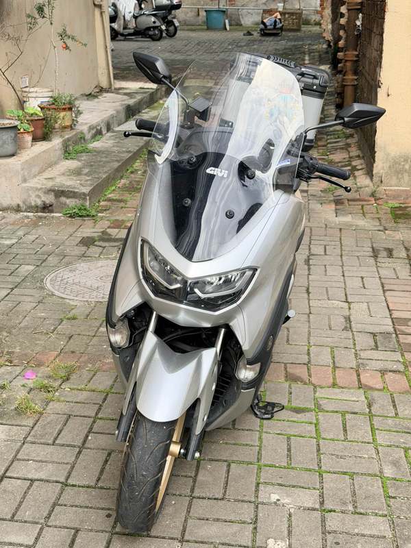 雅马哈 NMAX