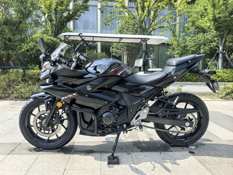 豪爵铃木 GSX250R