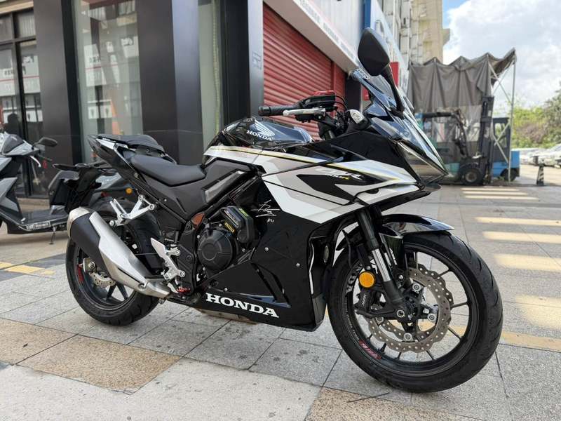 本田WING CBR400R