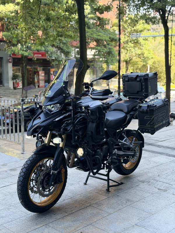 贝纳利 TRK552