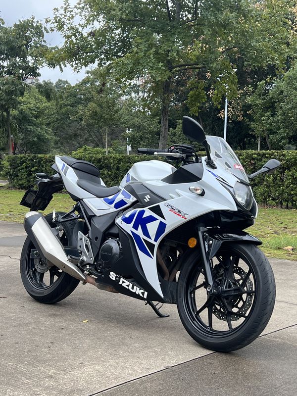 豪爵铃木 GSX250R