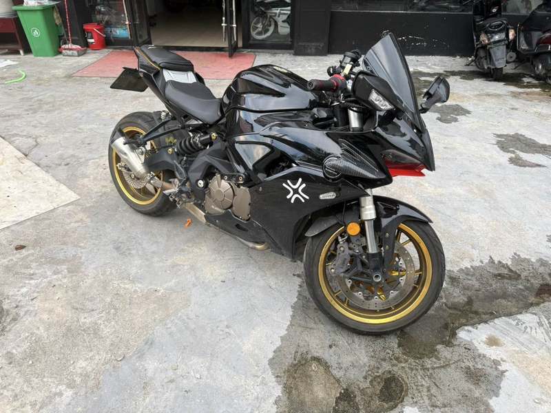 QJMOTOR 赛600