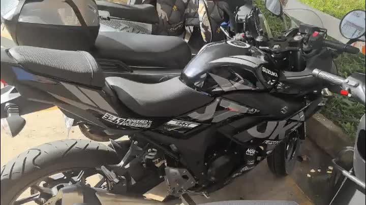 豪爵铃木 GSX250R
