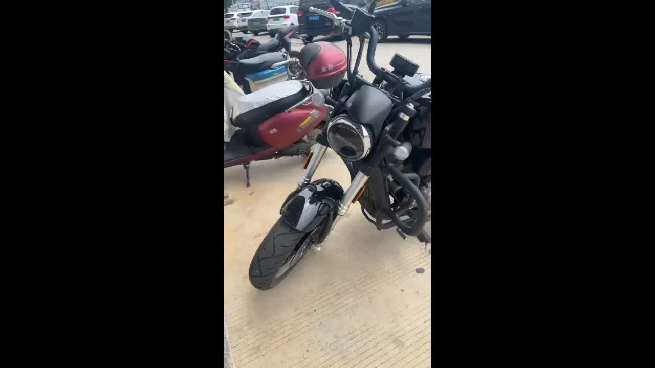 QJMOTOR 闪300S