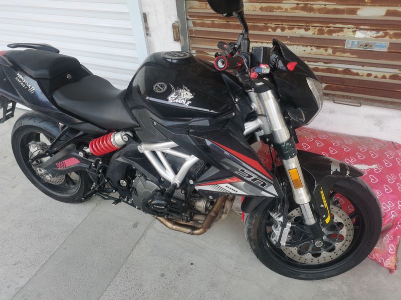 贝纳利 TNT600i