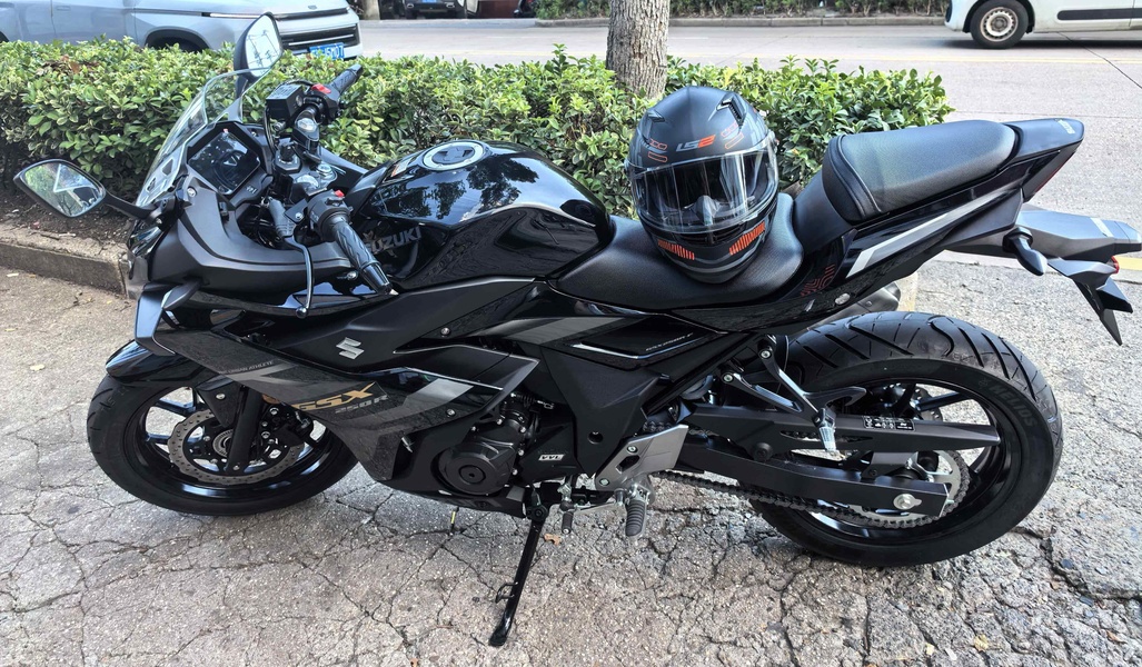 豪爵铃木 GSX250R