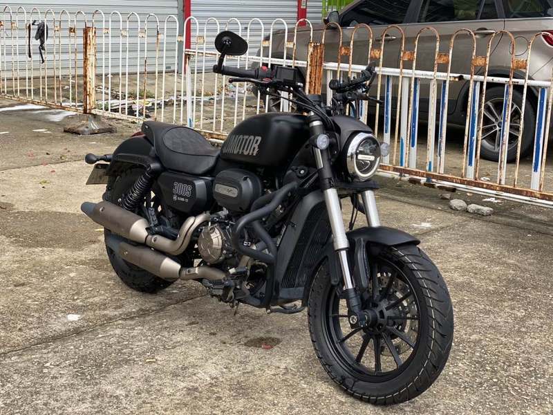 QJMOTOR 闪300S