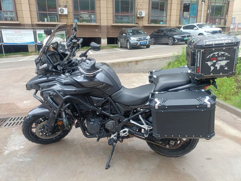 贝纳利 金鹏 TRK502